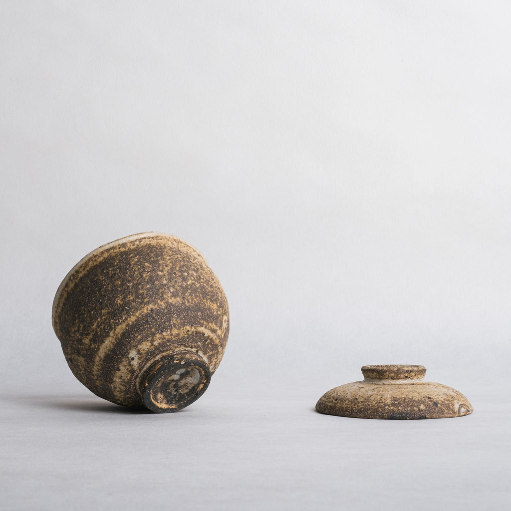 Moegi Lidded Cup - Naoko Murakami