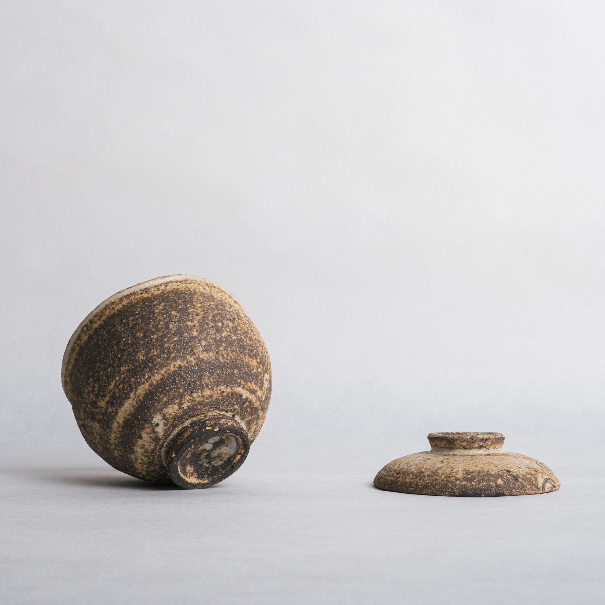 Moegi Lidded Cup - Naoko Murakami