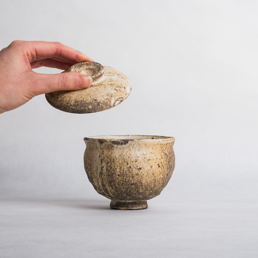 Moegi Lidded Cup - Naoko Murakami