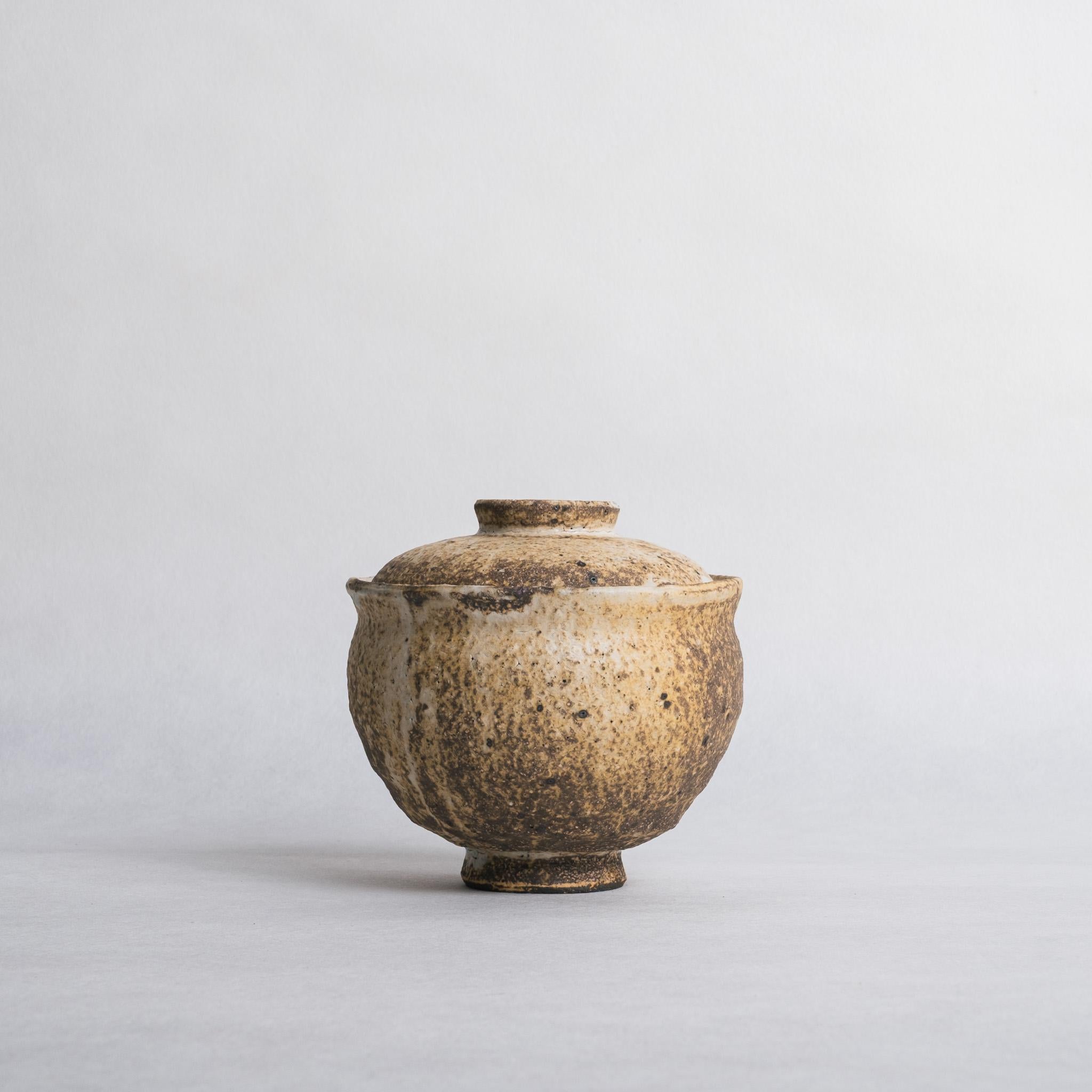 Moegi Lidded Cup - Naoko Murakami