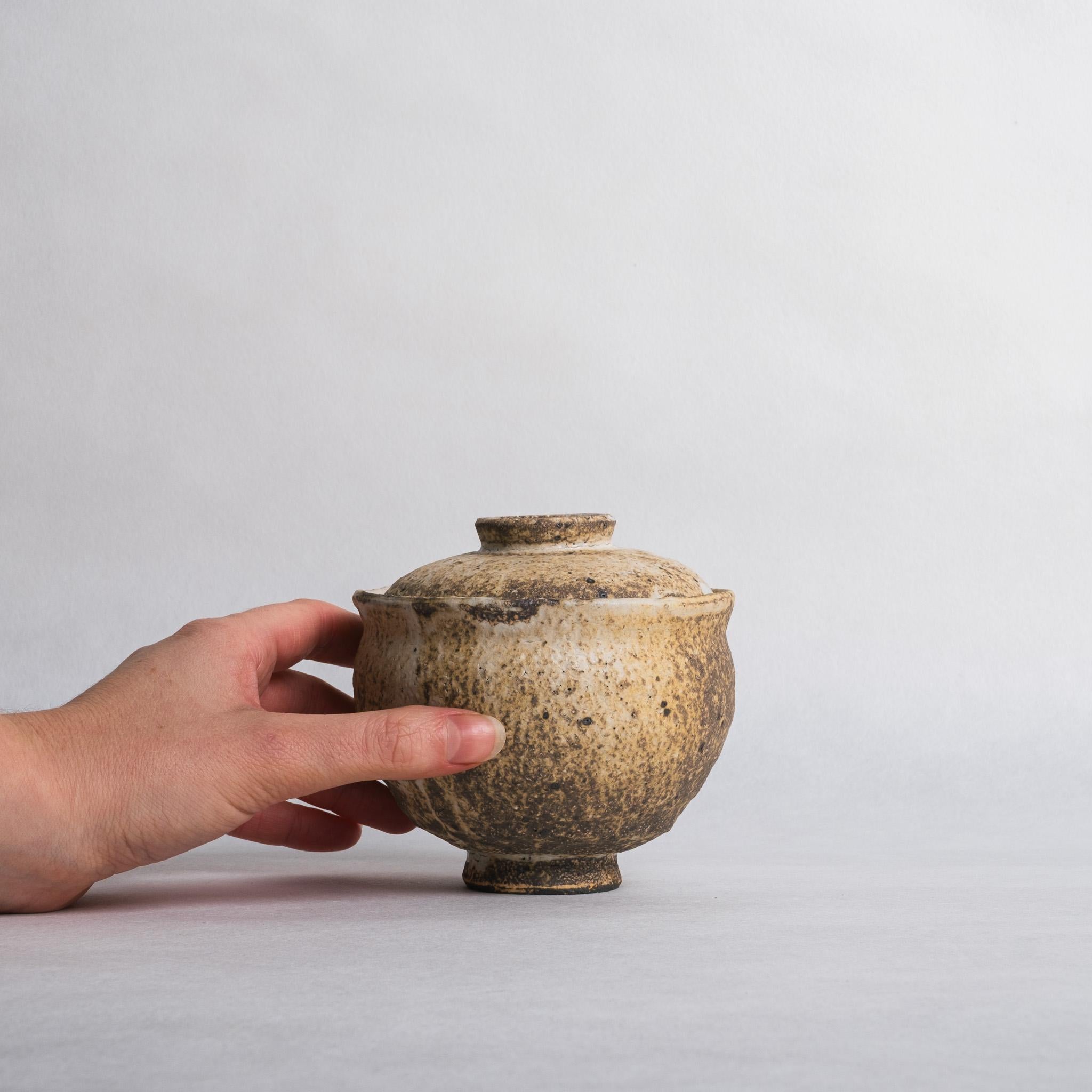 Moegi Lidded Cup - Naoko Murakami