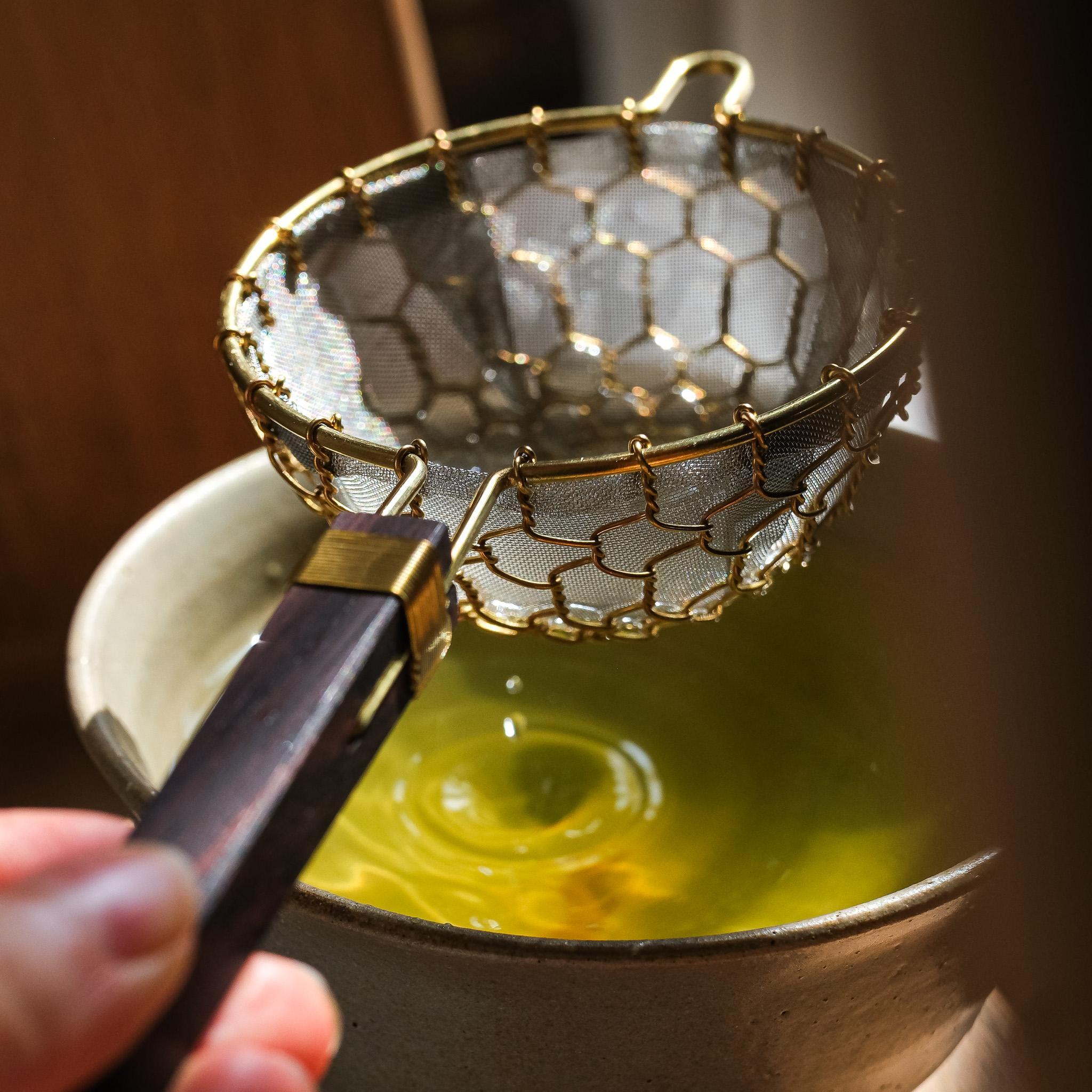 Kanaami Tsuji Tea Strainer - Brass with Rosewood Handle (Rosewood Brass)