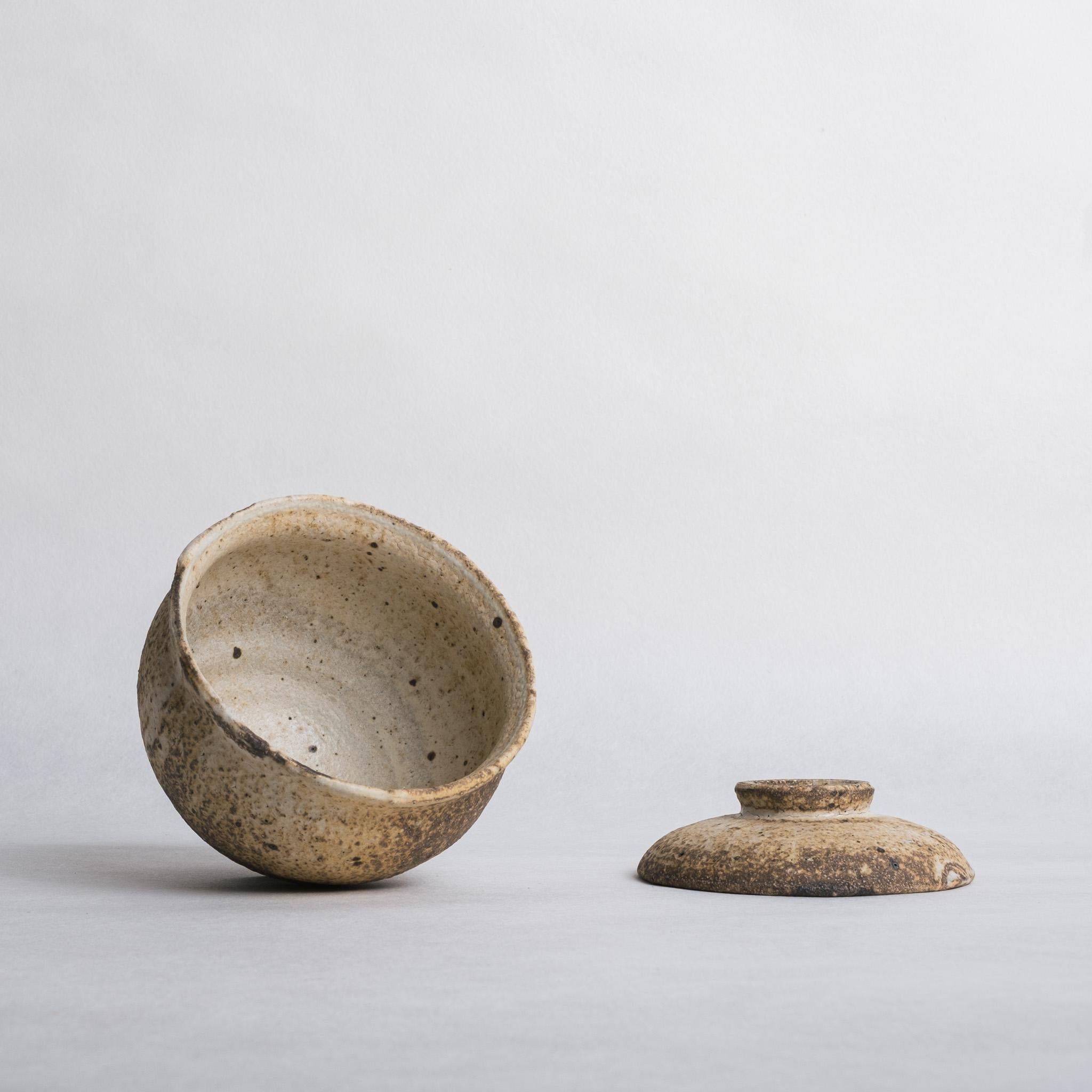 Moegi Lidded Cup - Naoko Murakami